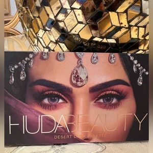 -HUDA BEAUTY Desert Dusk Palette🩷